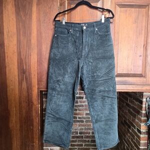 Universal Thread Vintage Straight Leg Crop Green Corduroy Pants - Size 12/31